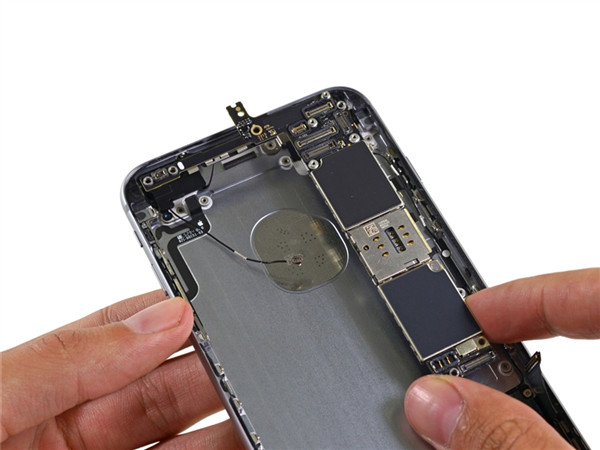 iPhone6S Plus超详尽拆解：大尺寸有何不同？