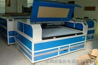 供应汽车座套坐垫脚垫裁料机玩具行业激光下料机