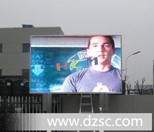 深圳显示屏生产厂家，显示屏广告牌，*供应，4扫P16室外全彩