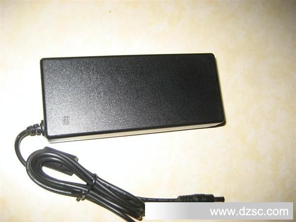 12V90W开关电源适配器