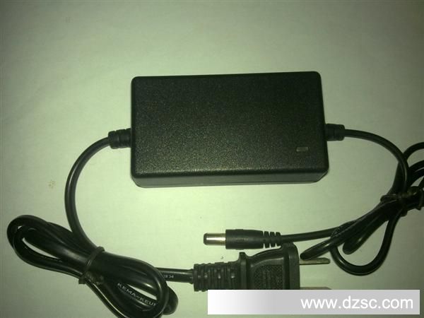 供应高品质12V2A24W双出线开关电源适配器