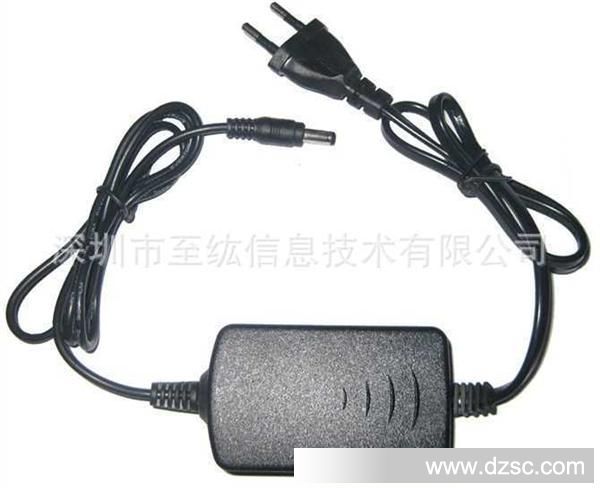 24W 12v2a桌面电源充电器