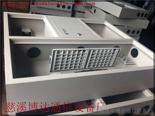 供应三网合一72芯光纤分纤箱，三合一楼道箱
