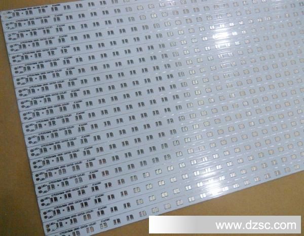 LED小功率硬条灯PCB铝基板